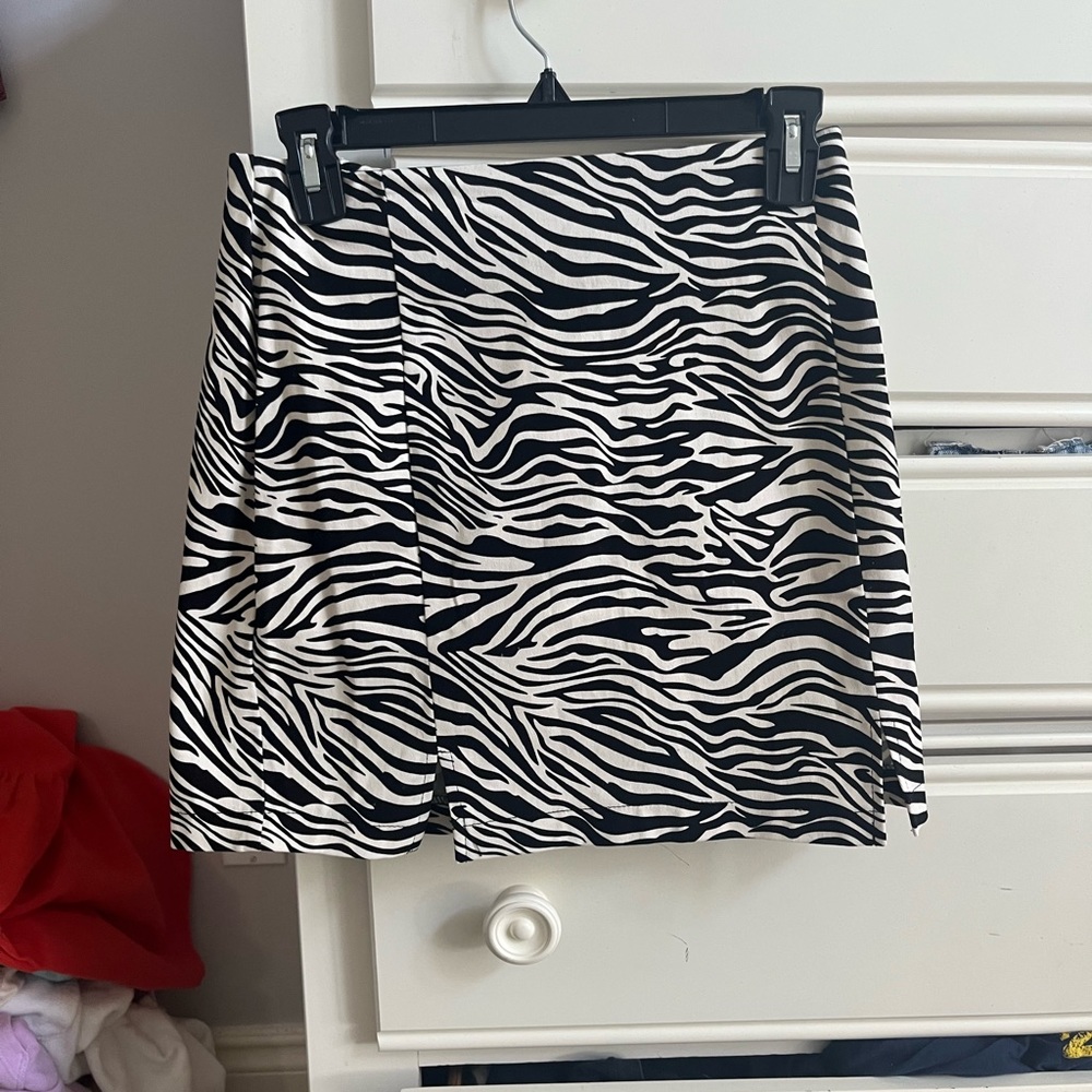 Eyeshadow zebra print mini skirt size 5